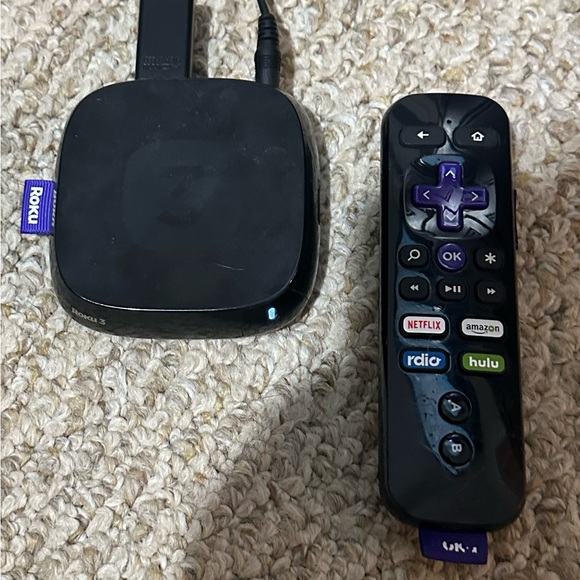 Roku 3 Streaming Player Model 4200X With Power Cable, HDMI, And Remote - Picture 8 of 9
